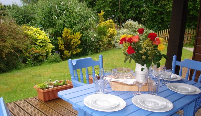 Hideaway Pine Cabin With Great Sea Views In Peaceful Location