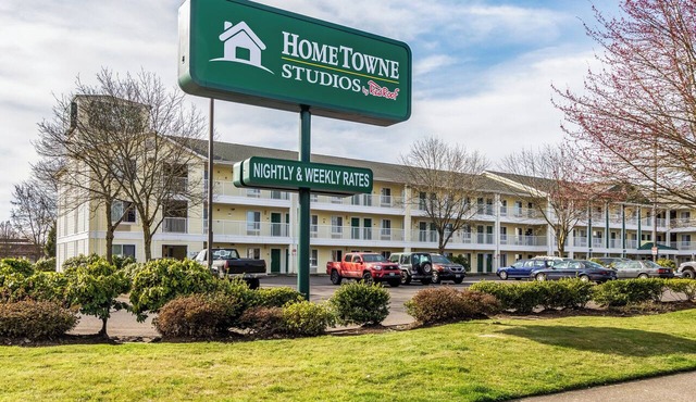 HomeTowne Studios By Red Roof Eugene - Springfield in Springfield