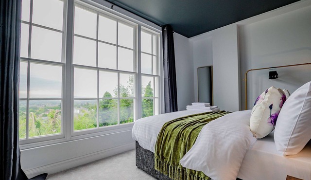 Host & Stay | Foley House Flat