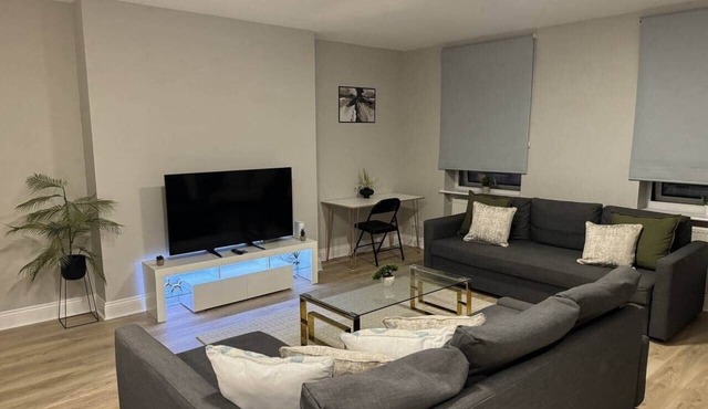 Huge Modern 3 Bed Flat Central For Sightseeing