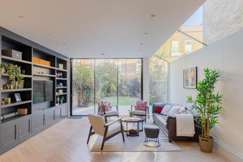 Impeccably Designed 5BD Family Home in West London