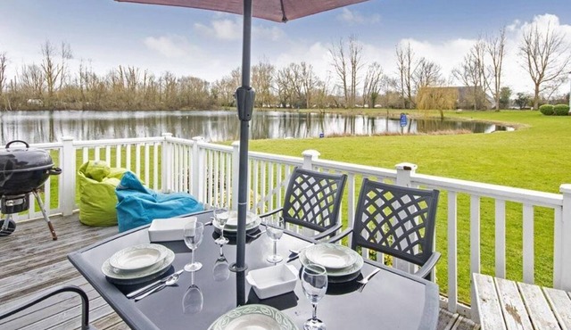Isis Lakes 84, Tortola Lodge (P) - Lakeside Lodge, On-Site Activities, Sleeps 8