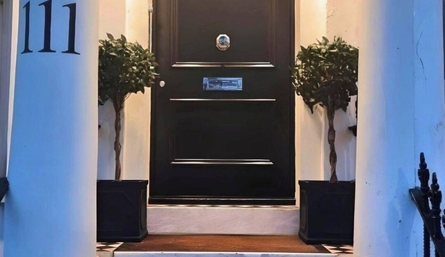 It's the One One One in Notting Hill! -5-