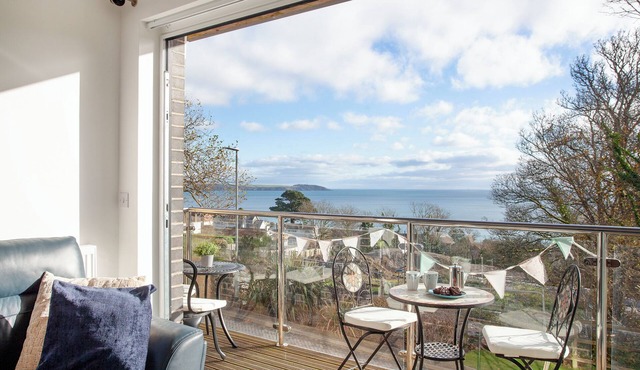 Kamal boasts sea views and access to a private beach just a few minutes’ walk.