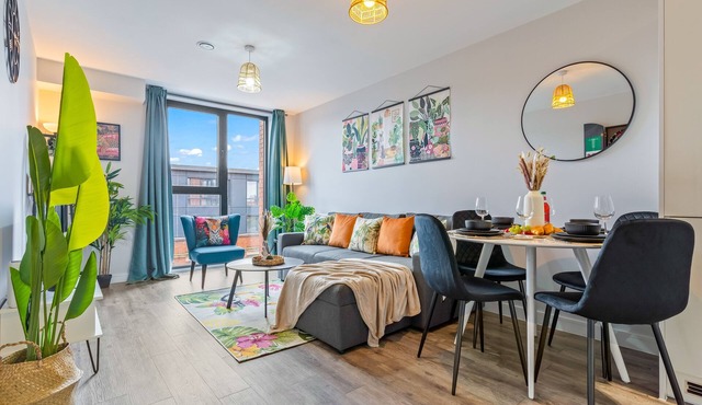 King Bed | 2bath | Parking | Netflix | City Centre