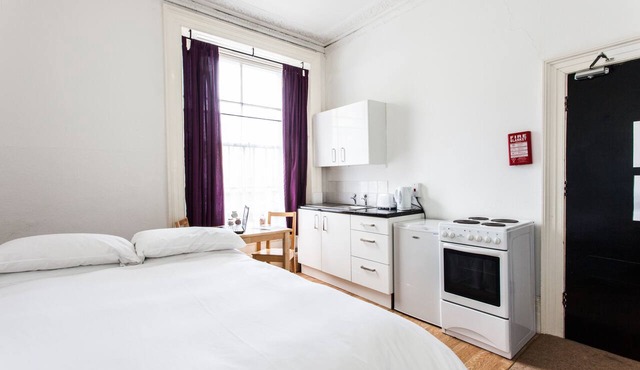 Kitchenette Double Room with Shared Bathroom