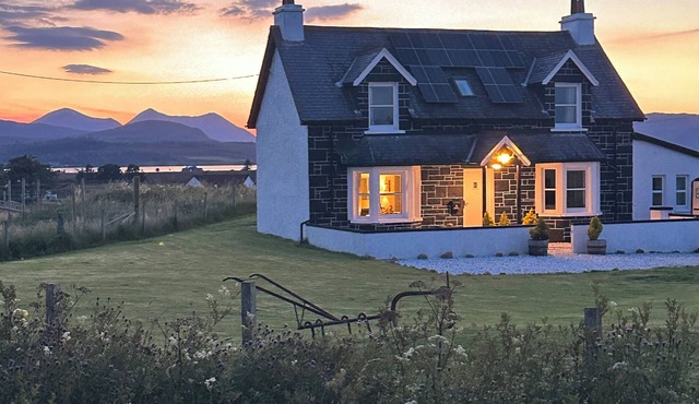 Knockenhooley is a beautiful traditional cottage on the magical Isle of Skye