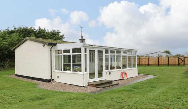 KOULOURA, pet friendly, country holiday cottage in Southerness
