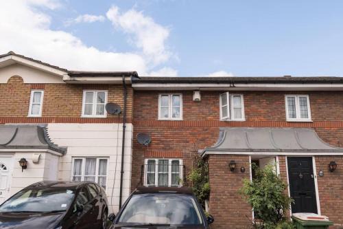 London ExCel 3Bed House Sleeps 6 - Car park for 2