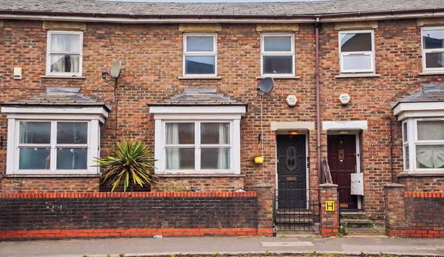Luxe 3-Bed 2-bath Garden Townhouse Central London