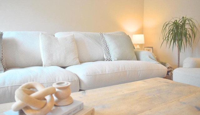 Luxurious Amberley House I Near Goodwood Events I With Garden & Parking