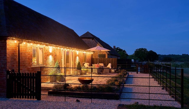 Luxury Rural Hot Tub Escape for 2 | Cotswolds