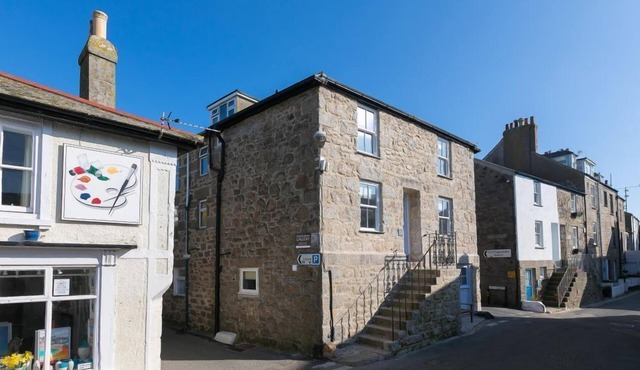 Maranatha, Downalong – Sleeps 8 - Off-Site Parking – Dog Friendly