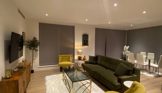 Marvelous 3 Bed Penthouse in Kewbridge