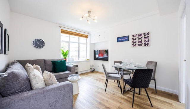 Modern 1 Bed APT , London Zone 2 , Monthly & Weekly Stays Welcome , Near Uber Boat