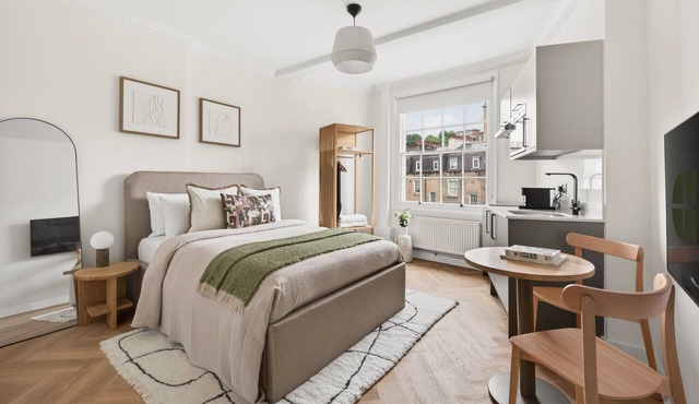 Modern Double Room in Bloomsbury