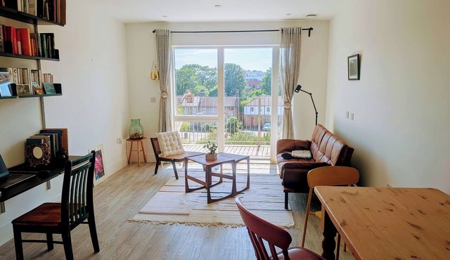Modern Zone 2 Flat - 10 mins to London Bridge