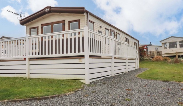 MORWENNA, pet friendly, with a garden in St Merryn