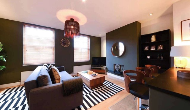 MR2 - Charming 1 Bed Apartment, Munster Village
