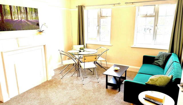 Newly Refurbished Flat in the Heart of the Town