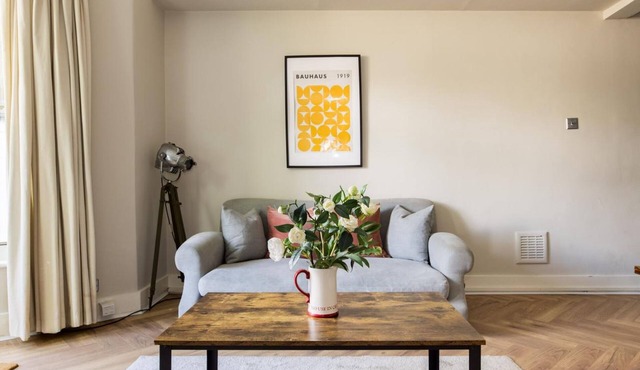 Olympia's Torch – 1 Bedroom in Kensington