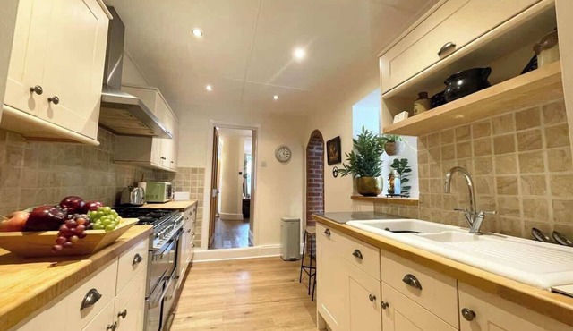 Penzance~Charming family home~3 bed ~2 bathrooms