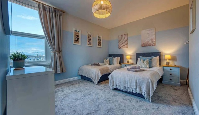 Pet-Friendly Coastal House w/Garden, Near Beach & Bars