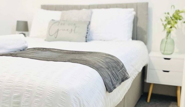 Portsmouth Gem: King Room Close to Beach