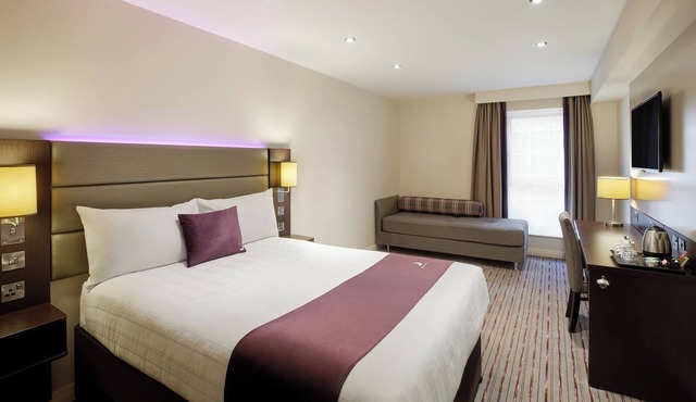 Premier Inn Caerphilly - Corbetts Lane