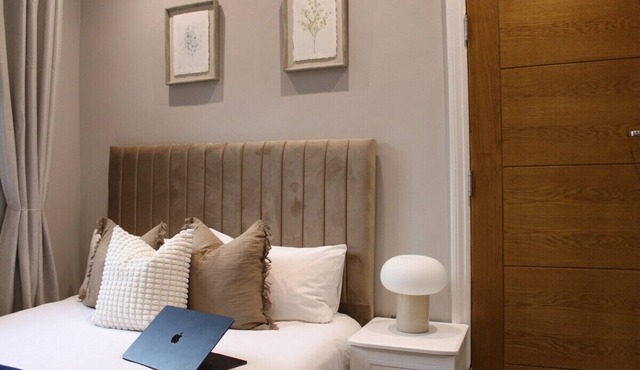 Premium En-Suite 1 Min Walk to Barbican/Farringdon