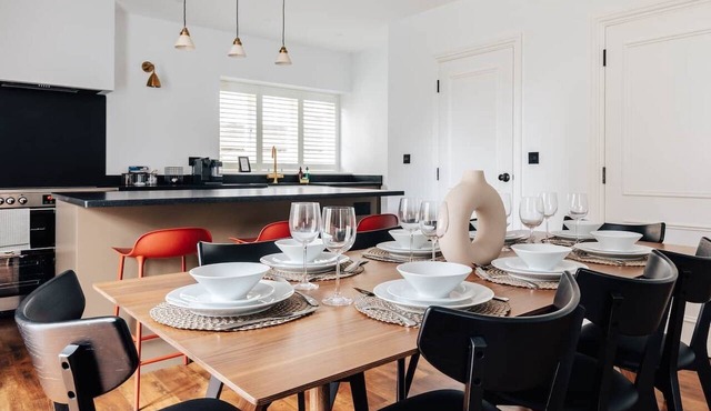 Redland Suites - Apartment 1
