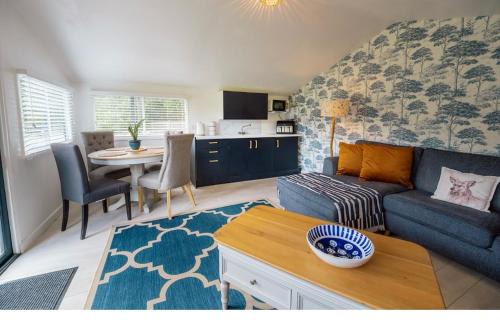 Scenic Cabin Set In 10 Acres Of A Nature Park