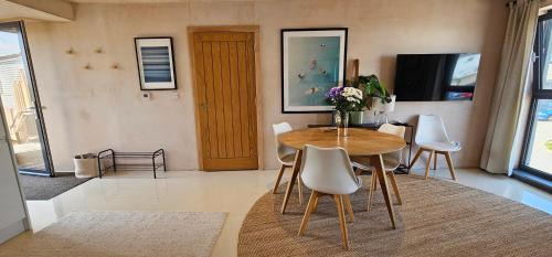Shorebreak Apartment 2
