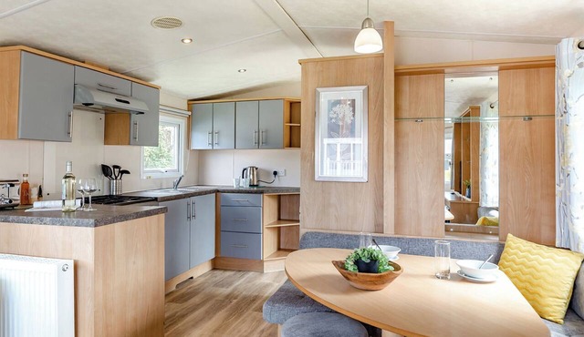 Silver Caravan, Accessible. With parking and deck