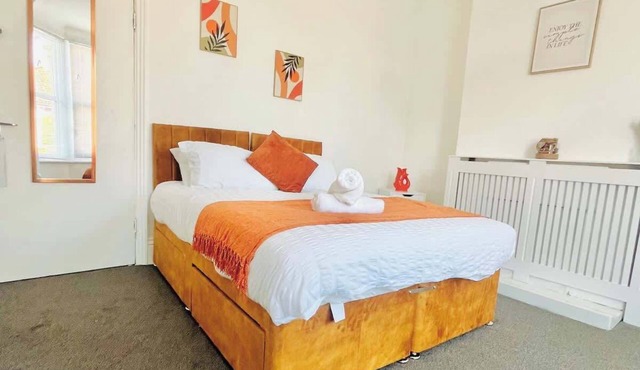 Southsea Getaway: Close to Beach & Family Fun!
