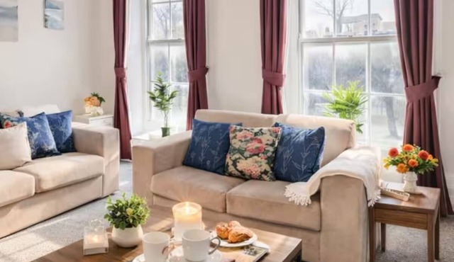 Spacious 3BR Camden Home, Sleeps 6, Fast Wi-Fi, Walk to Tube & Markets!
