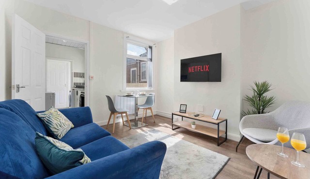 Spacious City Home | En-Suites | Sleeps 6