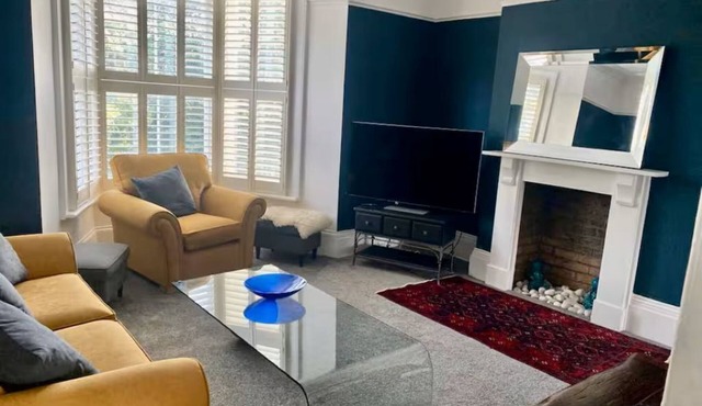 Spacious Flat in prime City centre location in Bristol with free parking