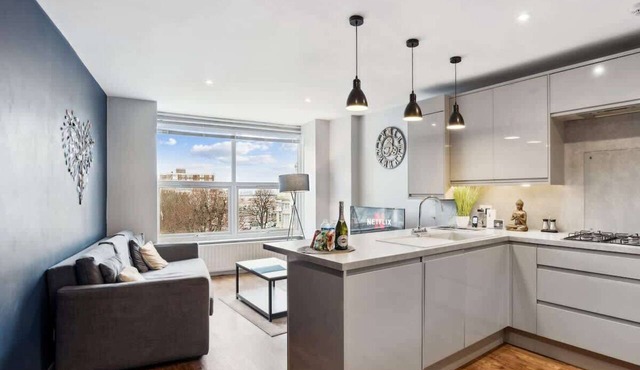 Spacious Summer Stay | Beach & Lanes | Sleeps 6