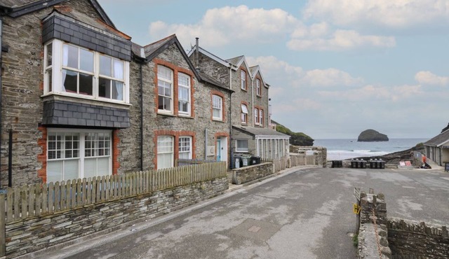 Stargazy: A Coastal Retreat