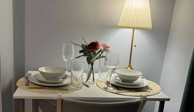 Studio - Sleeps 2 - Parking - Close to Paddington