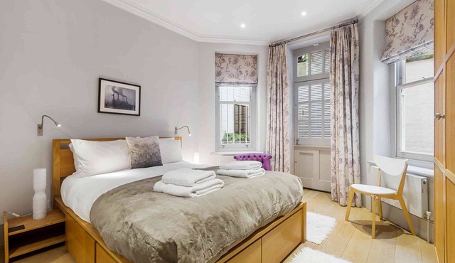 Stunning 3 bed flat in the heart of Chelsea