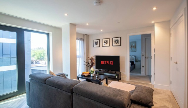 Stylish 1BR Flat | 2-Min Walk to Tube | Sleeps 4 | Perfect London Stay