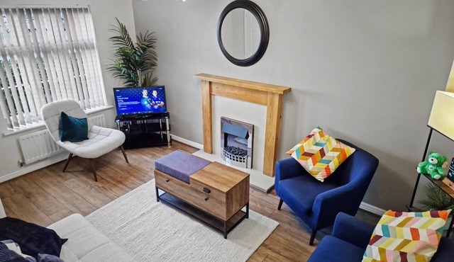 Stylish 2BR Solihull Stay | Near NEC | Parking | Garden