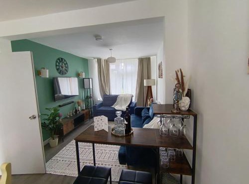 Stylish 3BR Home Near NEC & Airport, Sleeps 6