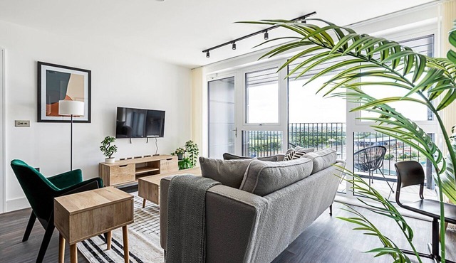 Stylish and Bright West London Gem