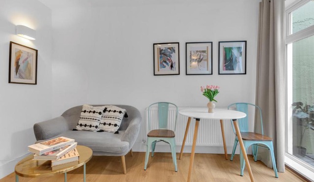 Stylish Lena Apartments Hammersmith by MySquare