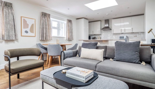 Stylish Marylebone 2BR nr Underground, by Blueground