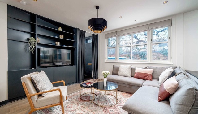 Stylish mews residence in South Kensington