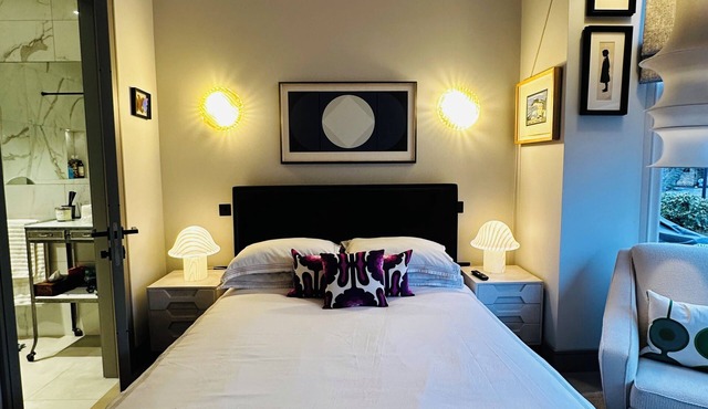 Stylish Mid Century Double Room & En Suite Shower Room Queen’s Park London NW6